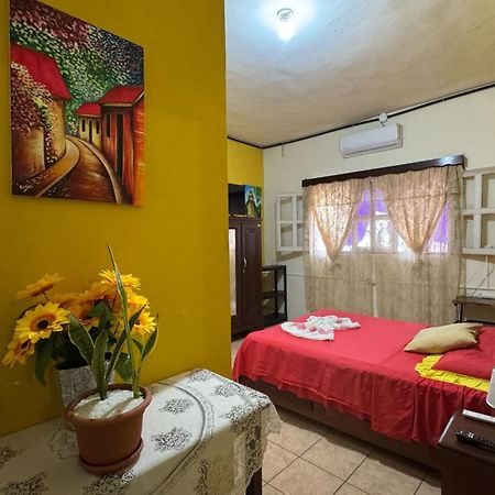Casa Maya Itza 弗洛勒斯 外观 照片