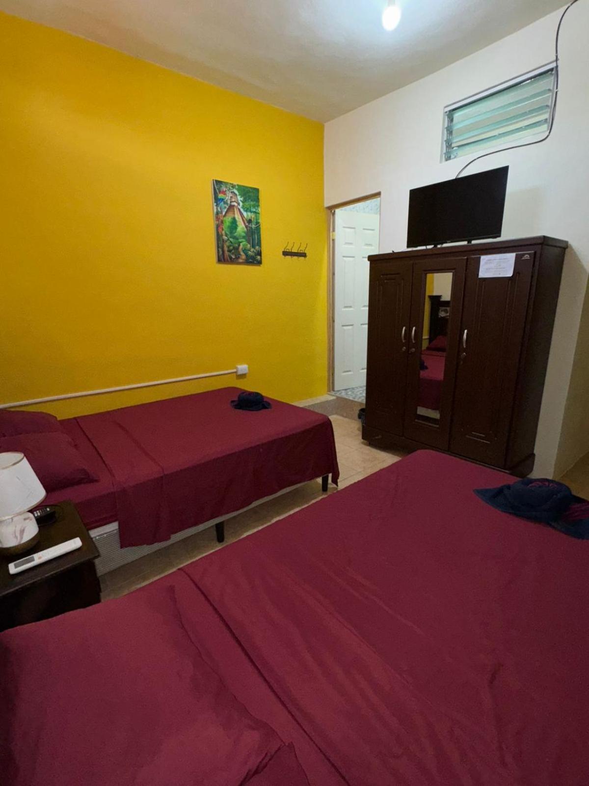Casa Maya Itza 弗洛勒斯 外观 照片